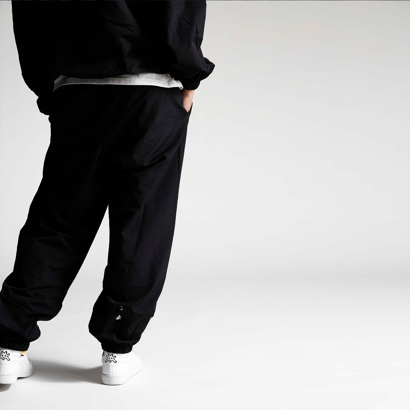 NWG TRIANGLE LOGO NYLON PANTS